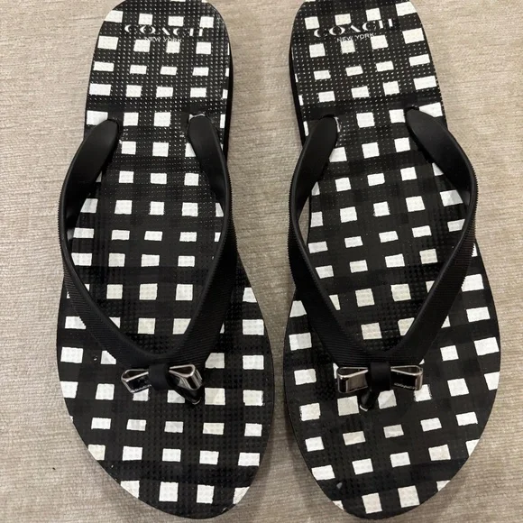 Coach Flip Flips - Picture 1 of 3